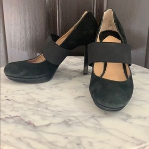 Black suede pump